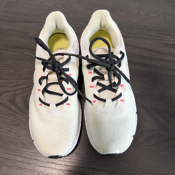 Nike Women’s Legend Essential 2 Fitness Performance Sneakers  Size 8 - Picture 5 of 11